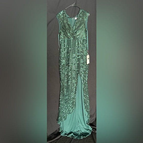 Mac Duggal 5441 NWT Green Cap Sleeve Sequined Evening Gown - Picture 4 of 6